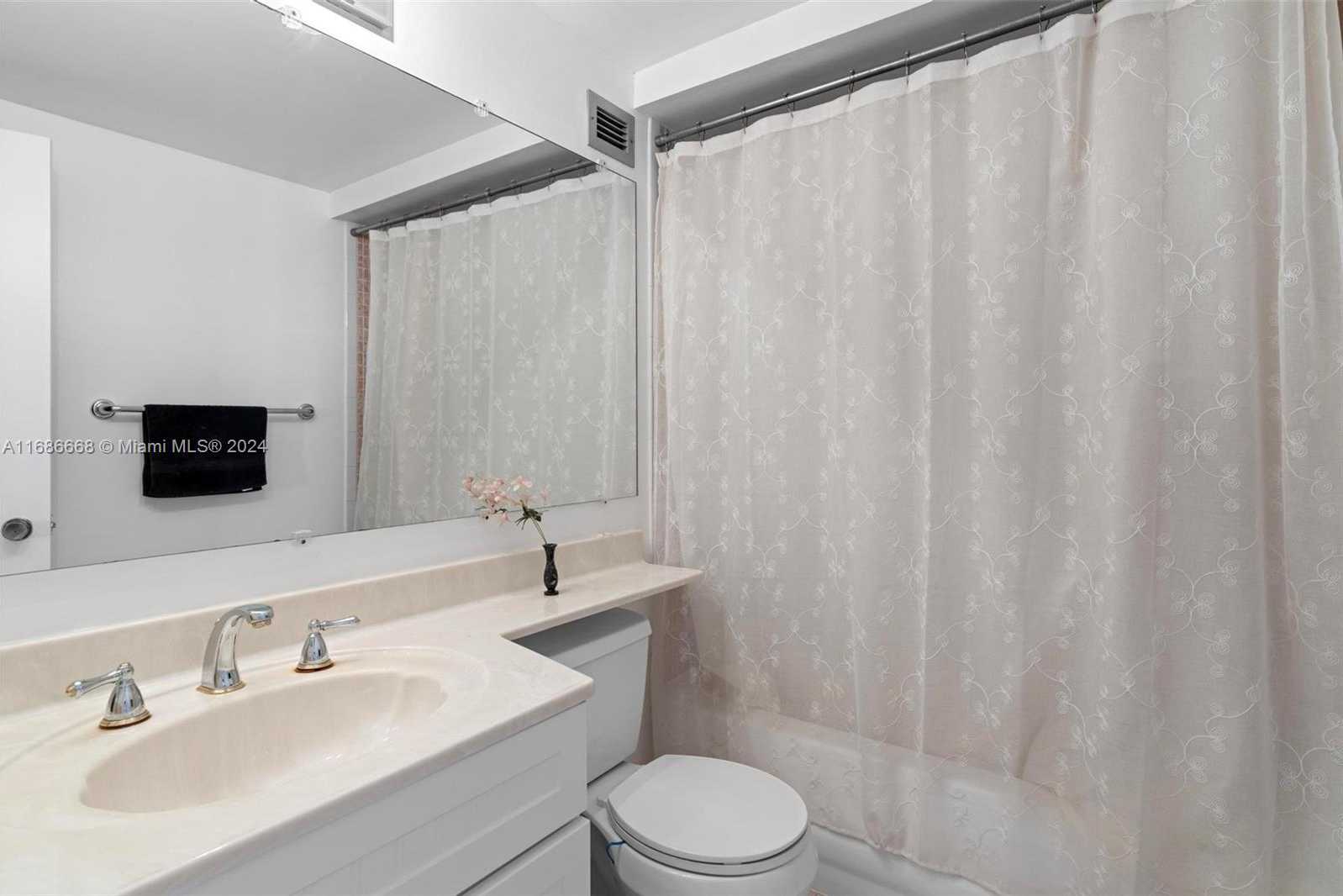 Small Image of 1600 SOUTH OCEAN DR #5J, Hollywood Number 7