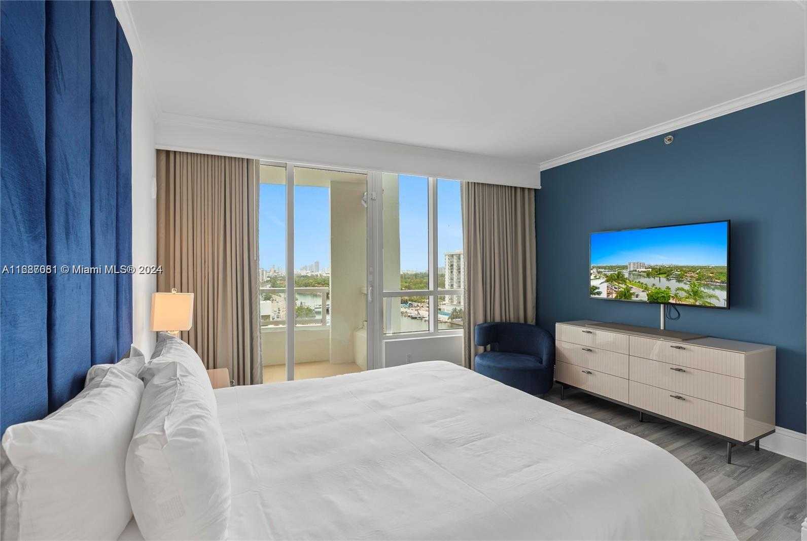 Small Image of 4401 COLLINS AV #1214, Miami Beach Number 22