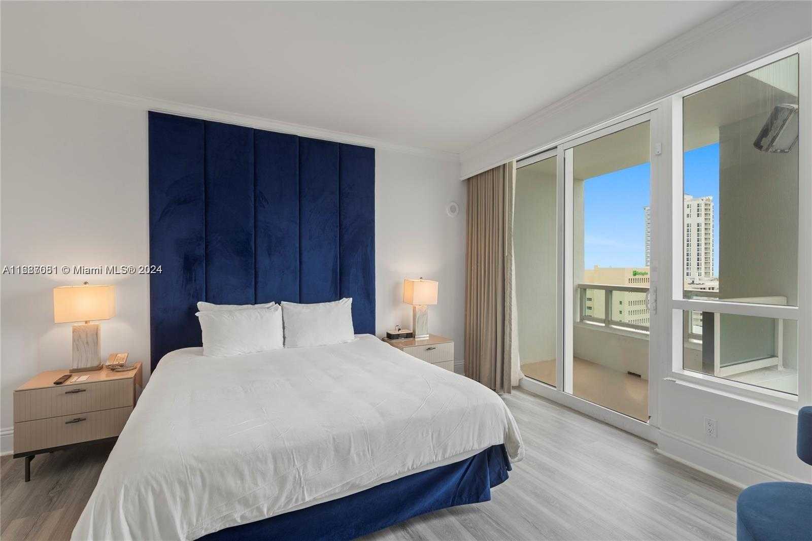 Small Image of 4401 COLLINS AV #1214, Miami Beach Number 23