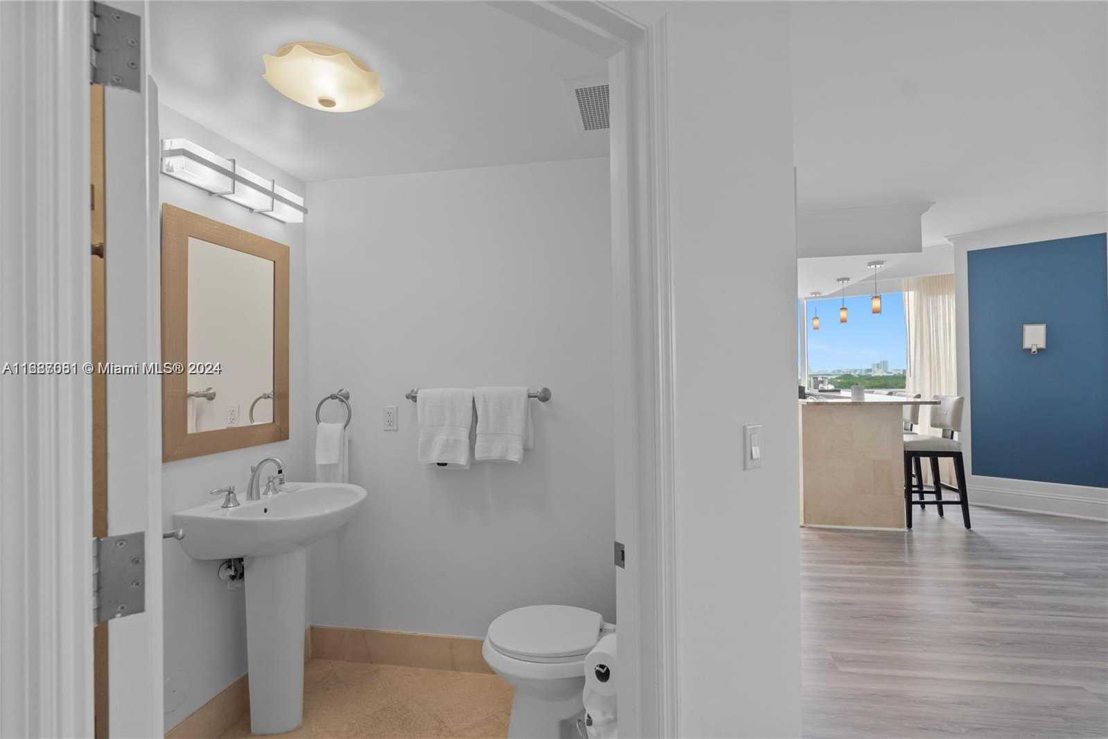Small Image of 4401 COLLINS AV #1214, Miami Beach Number 30