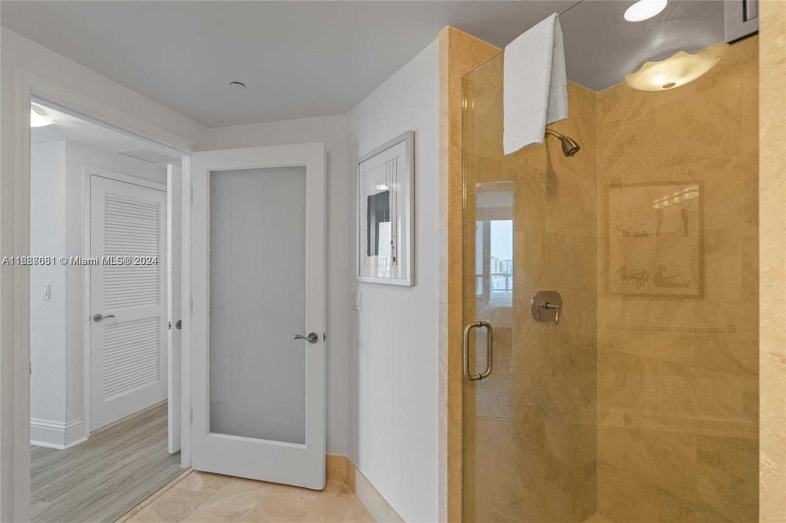 Small Image of 4401 COLLINS AV #1214, Miami Beach Number 31