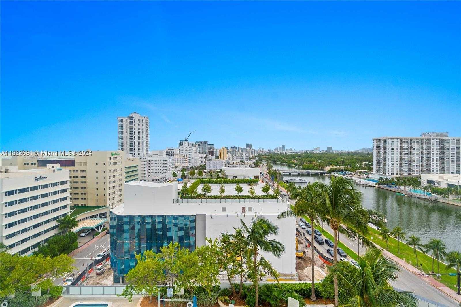 Small Image of 4401 COLLINS AV #1214, Miami Beach Number 37