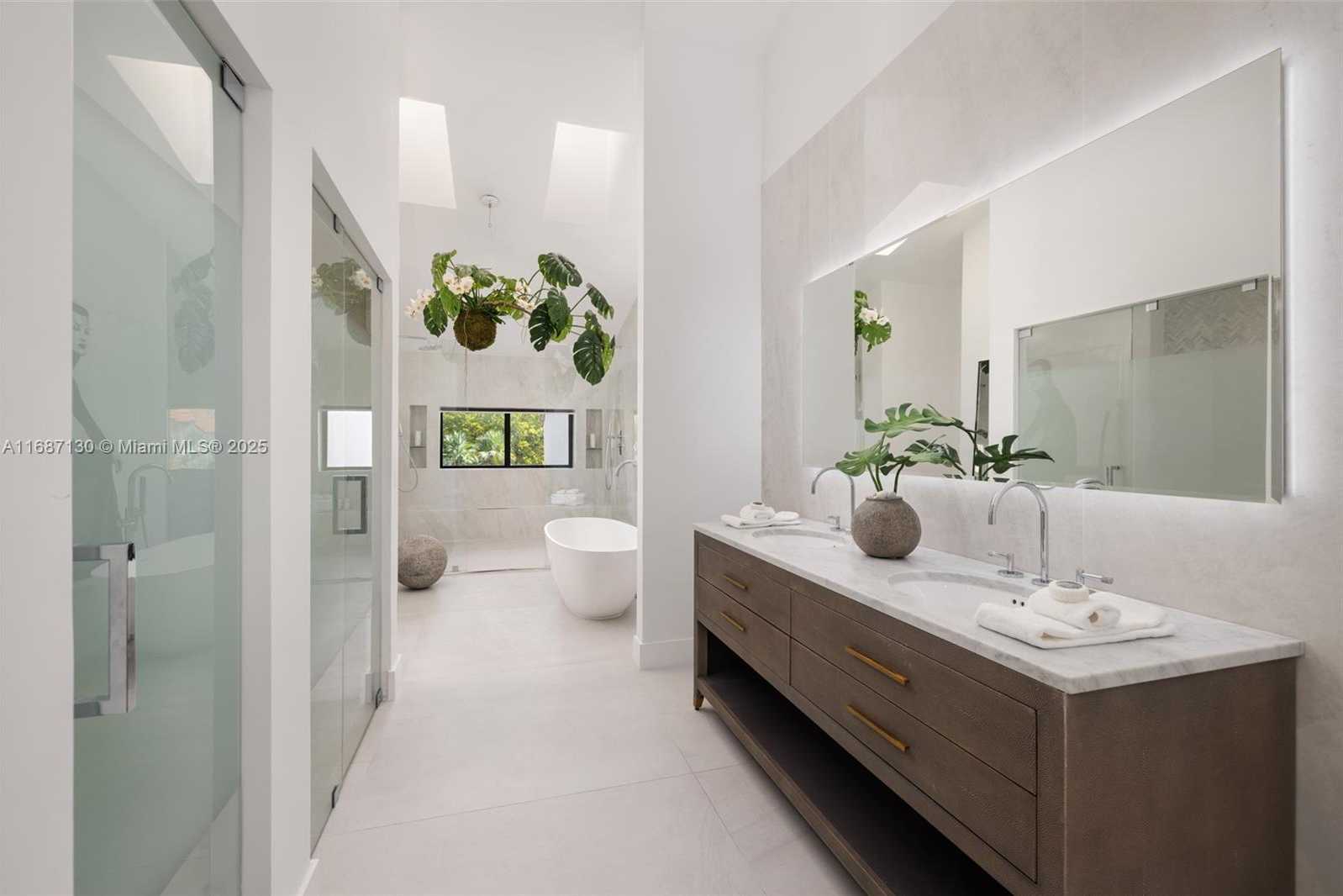 Small Image of 2000 SOUTH BAYSHORE DR #4, Coconut Grove Number 19
