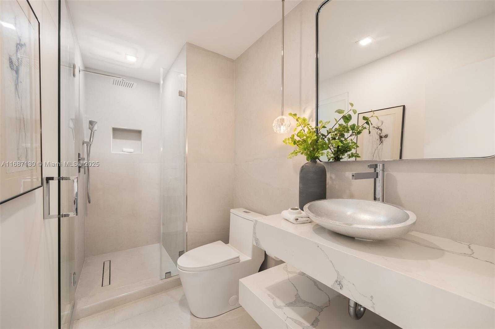 Small Image of 2000 SOUTH BAYSHORE DR #4, Coconut Grove Number 24