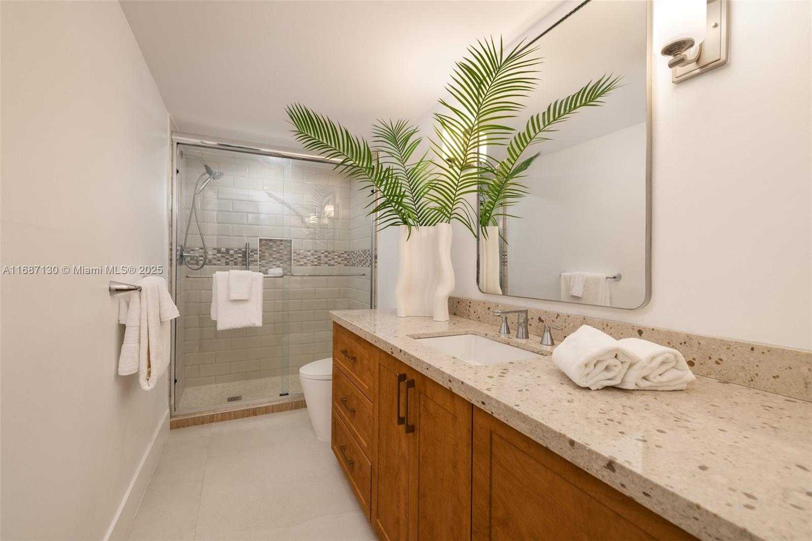 Small Image of 2000 SOUTH BAYSHORE DR #4, Coconut Grove Number 27