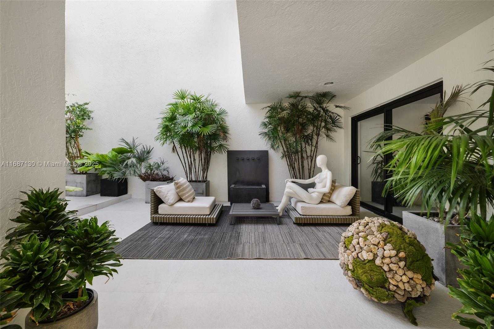 Small Image of 2000 SOUTH BAYSHORE DR #4, Coconut Grove Number 28