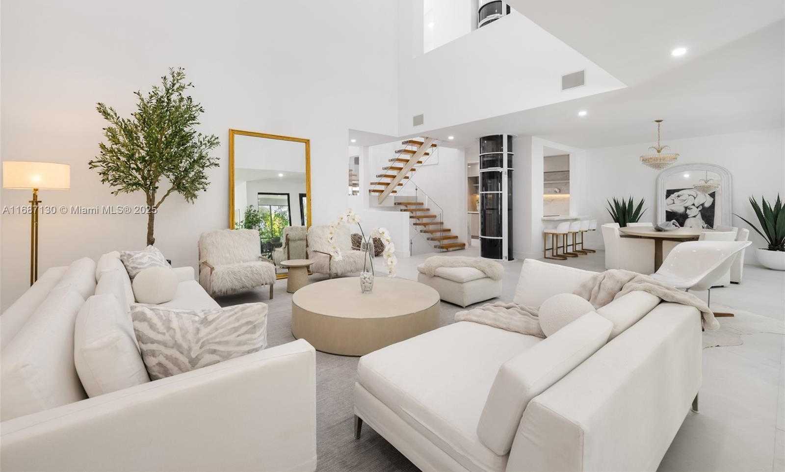 Small Image of 2000 SOUTH BAYSHORE DR #4, Coconut Grove Number 3