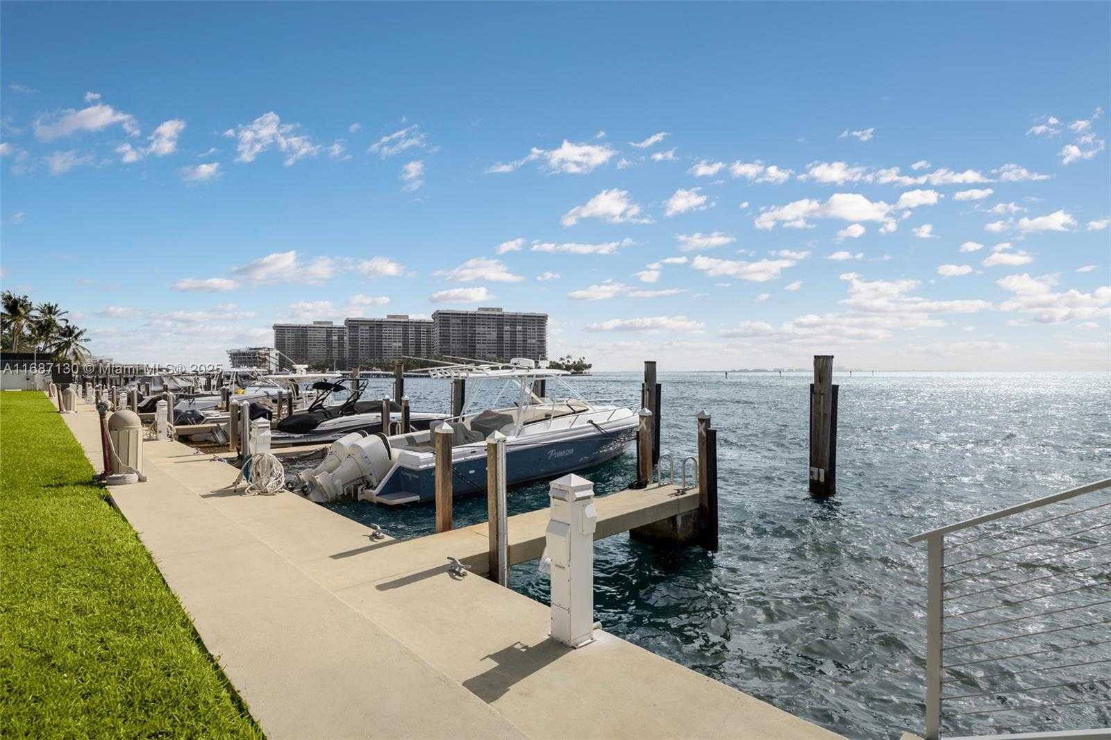 Small Image of 2000 SOUTH BAYSHORE DR #4, Coconut Grove Number 31