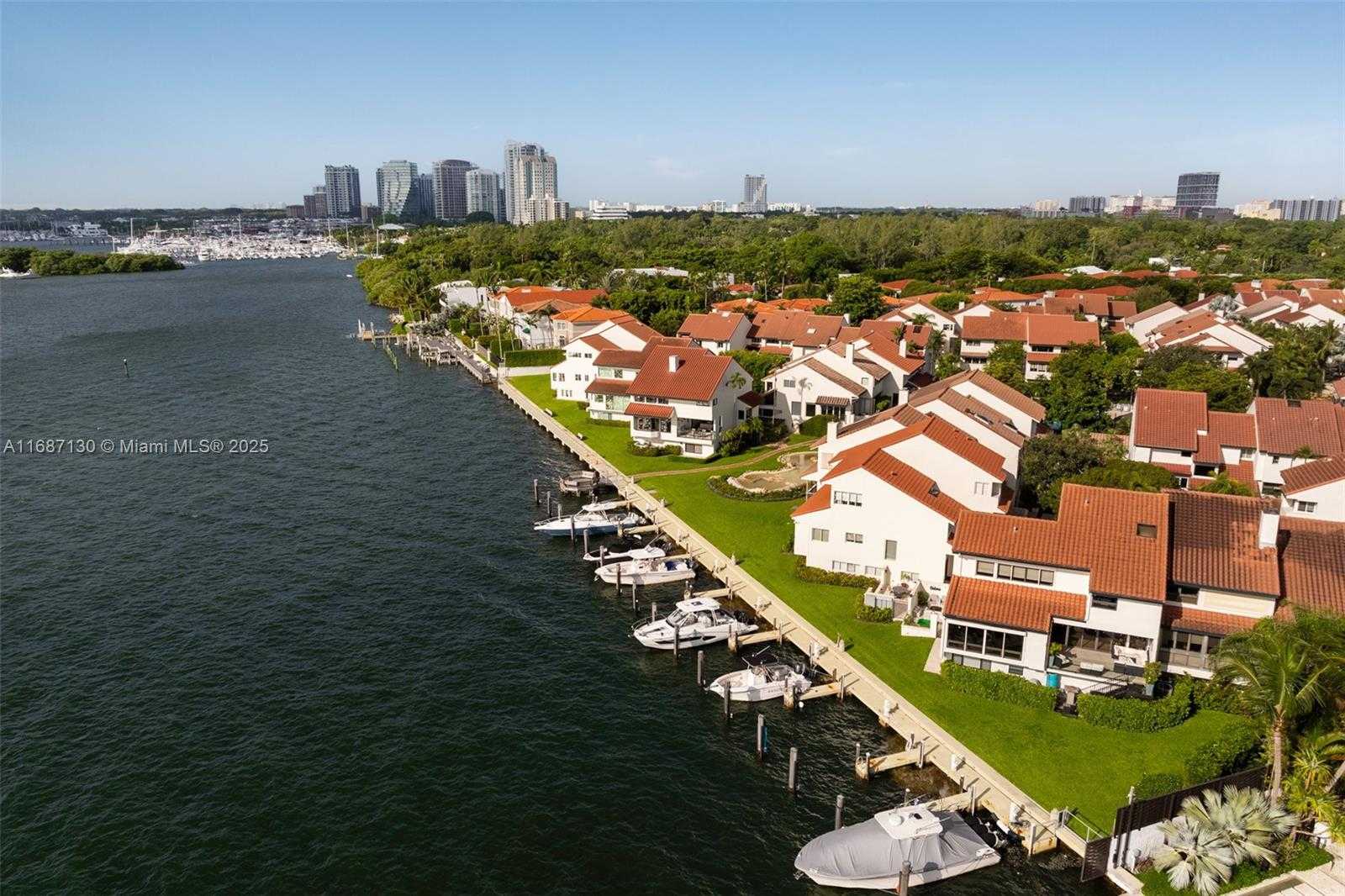 Small Image of 2000 SOUTH BAYSHORE DR #4, Coconut Grove Number 35