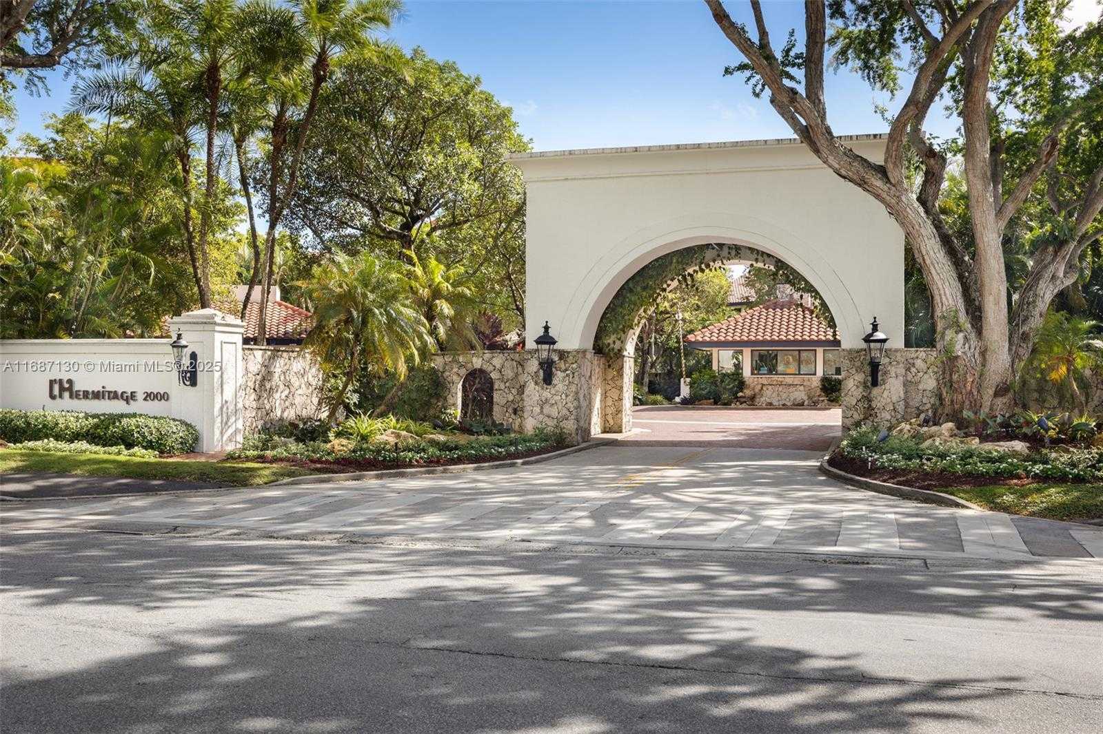 Small Image of 2000 SOUTH BAYSHORE DR #4, Coconut Grove Number 41