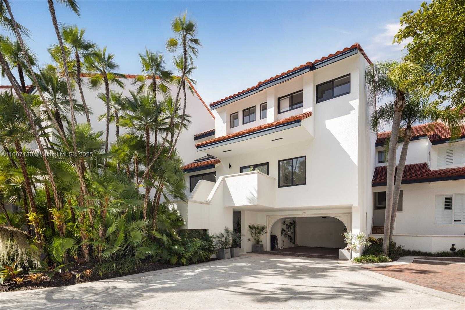 Small Image of 2000 SOUTH BAYSHORE DR #4, Coconut Grove Number 42