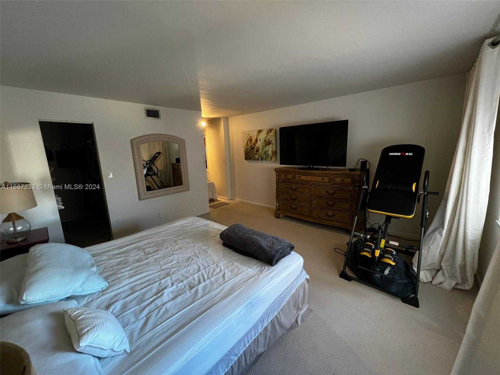 Small Image of 1865 SOUTH OCEAN DR #16H, Hallandale Beach Number 14