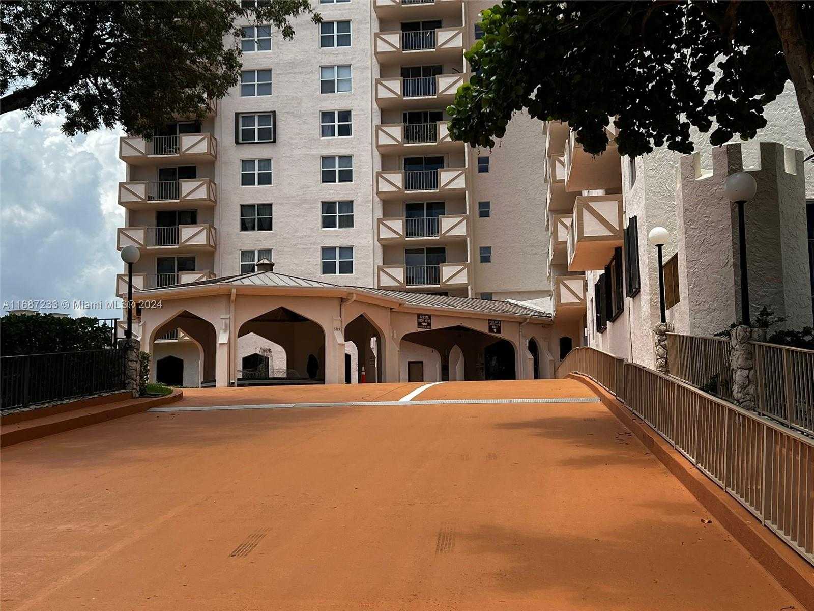 Small Image of 1865 SOUTH OCEAN DR #16H, Hallandale Beach Number 3