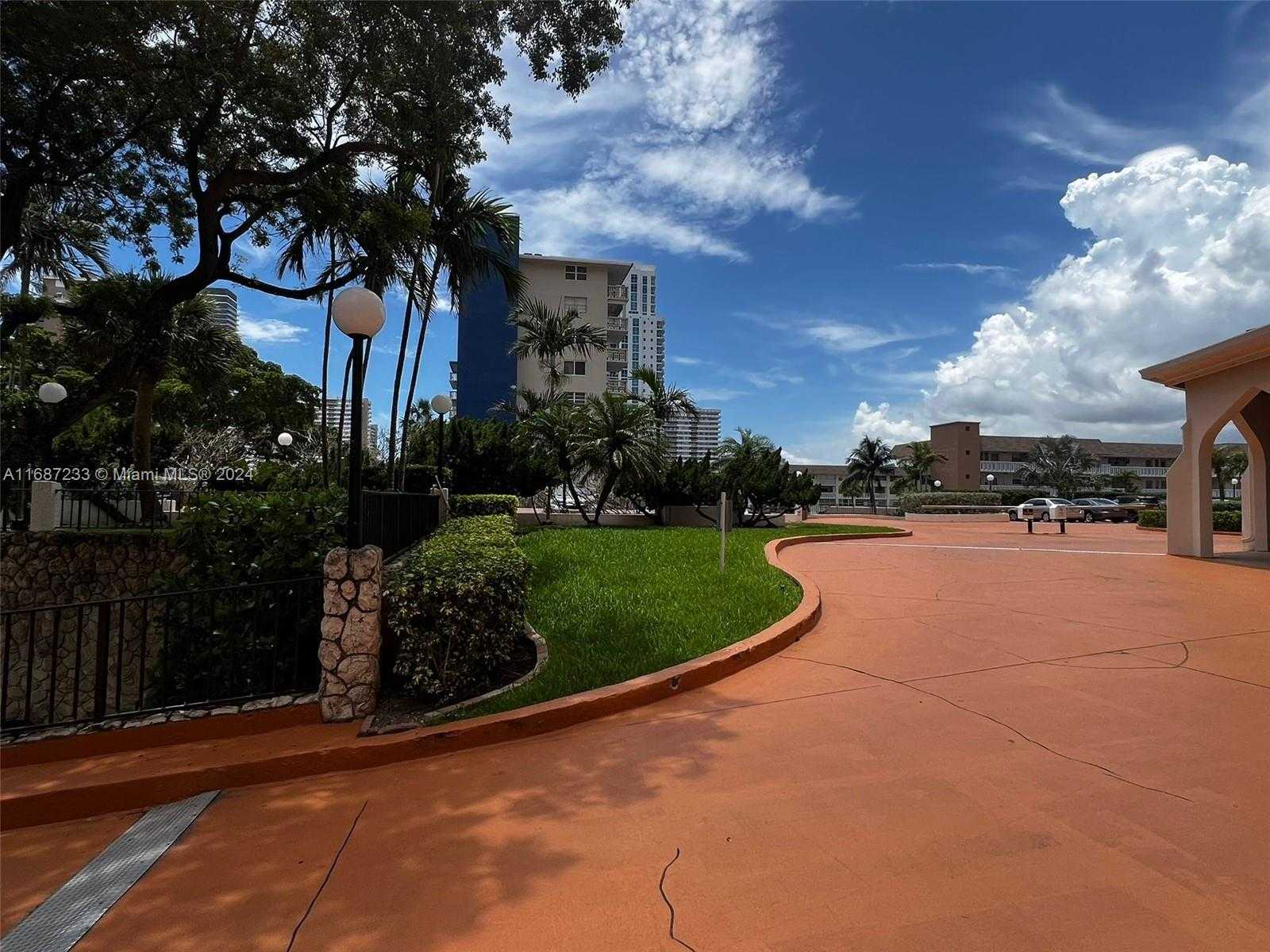 Small Image of 1865 SOUTH OCEAN DR #16H, Hallandale Beach Number 6