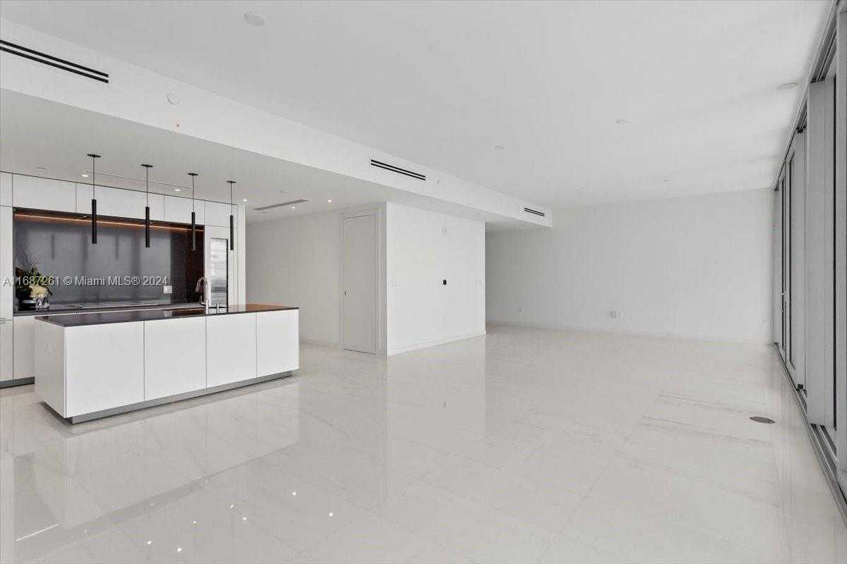 Small Image of 300 BISCAYNE BLVD WAY #4302, Miami Number 16