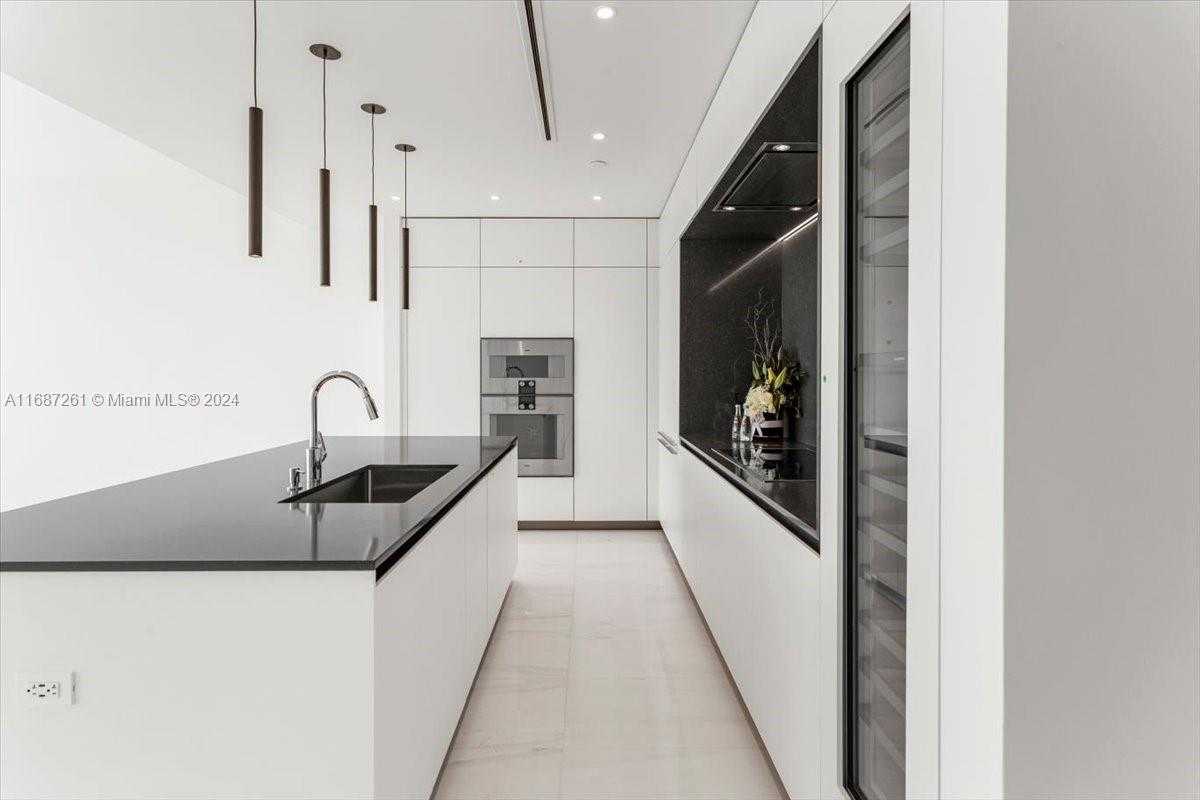Small Image of 300 BISCAYNE BLVD WAY #4302, Miami Number 20