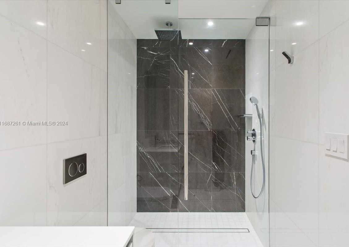 Small Image of 300 BISCAYNE BLVD WAY #4302, Miami Number 33
