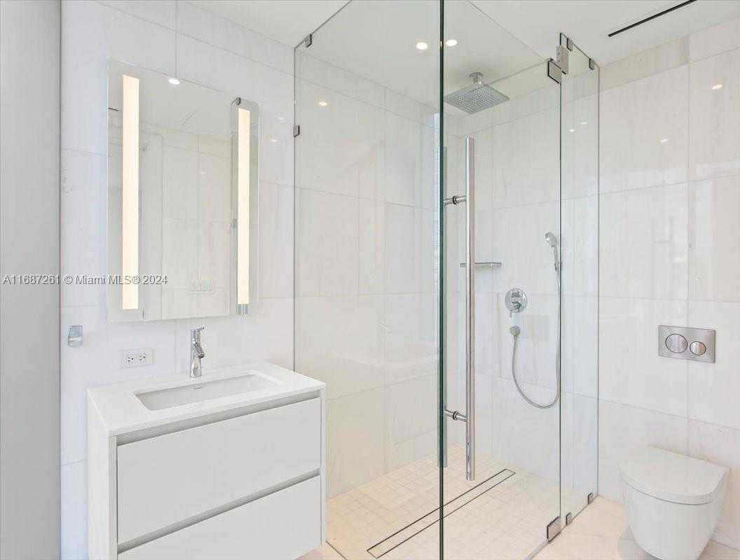 Small Image of 300 BISCAYNE BLVD WAY #4302, Miami Number 35