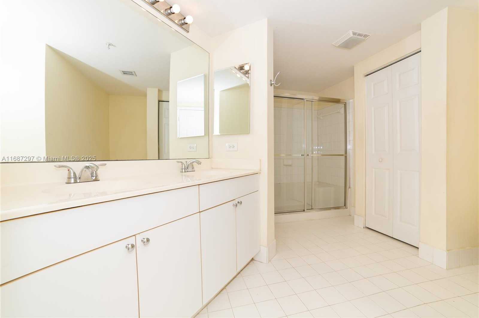 Small Image of 17150 NORTH BAY RD #2110, Sunny Isles Beach Number 24