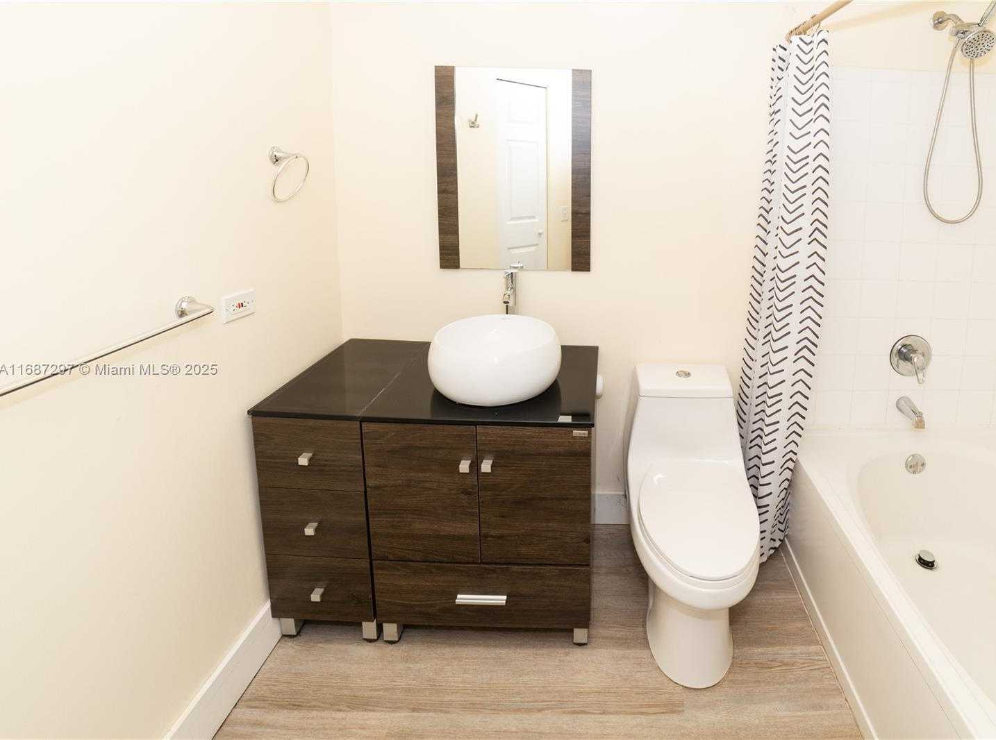 Small Image of 17150 NORTH BAY RD #2110, Sunny Isles Beach Number 29