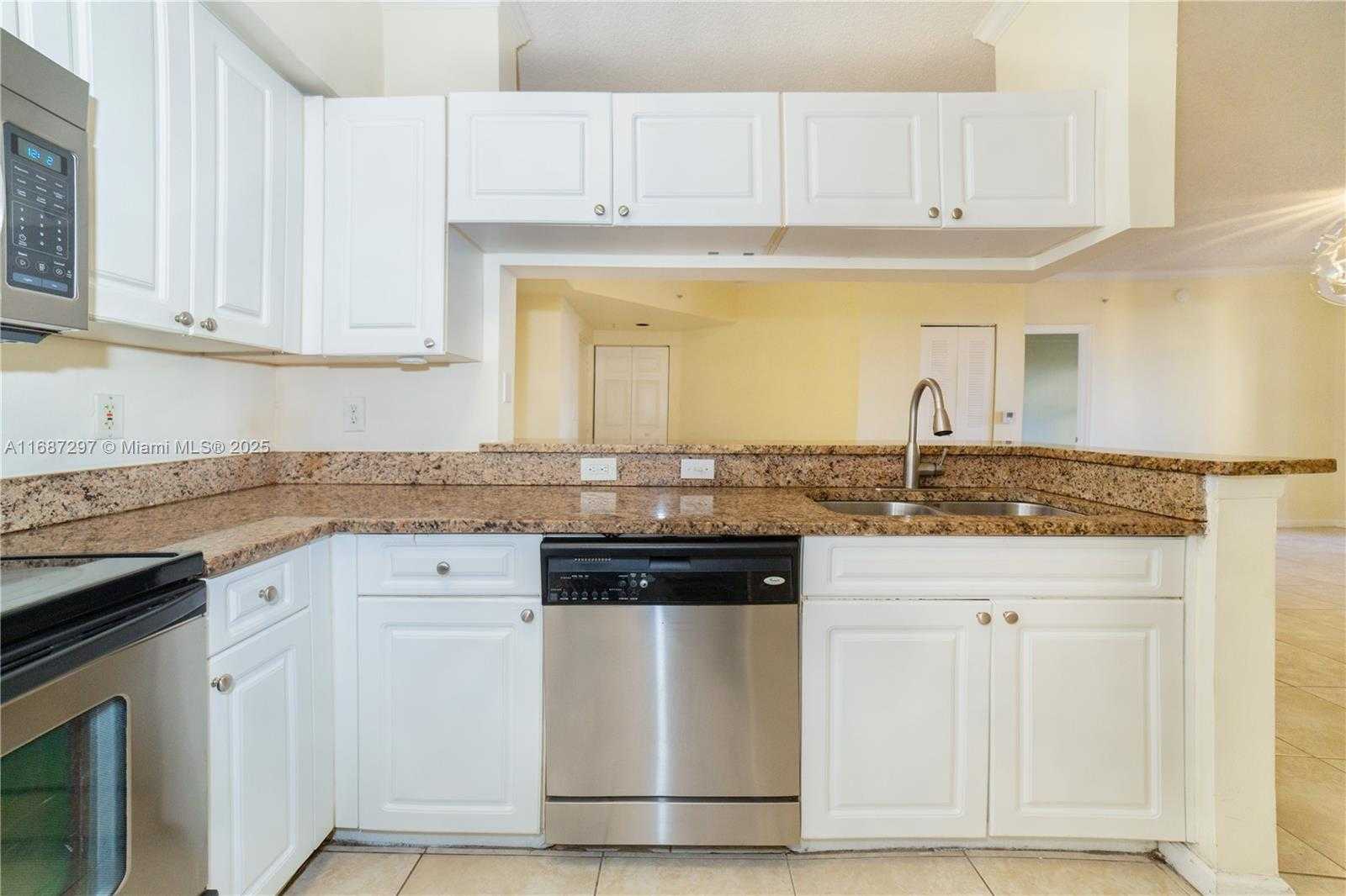 Small Image of 17150 NORTH BAY RD #2110, Sunny Isles Beach Number 3