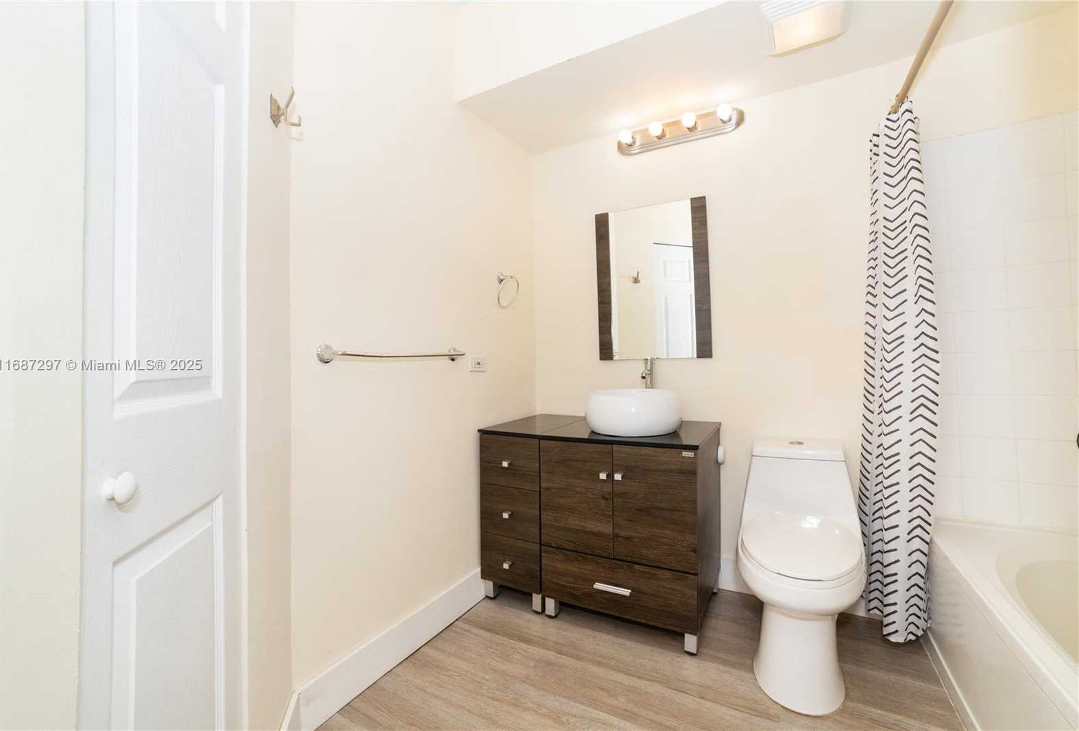 Small Image of 17150 NORTH BAY RD #2110, Sunny Isles Beach Number 31