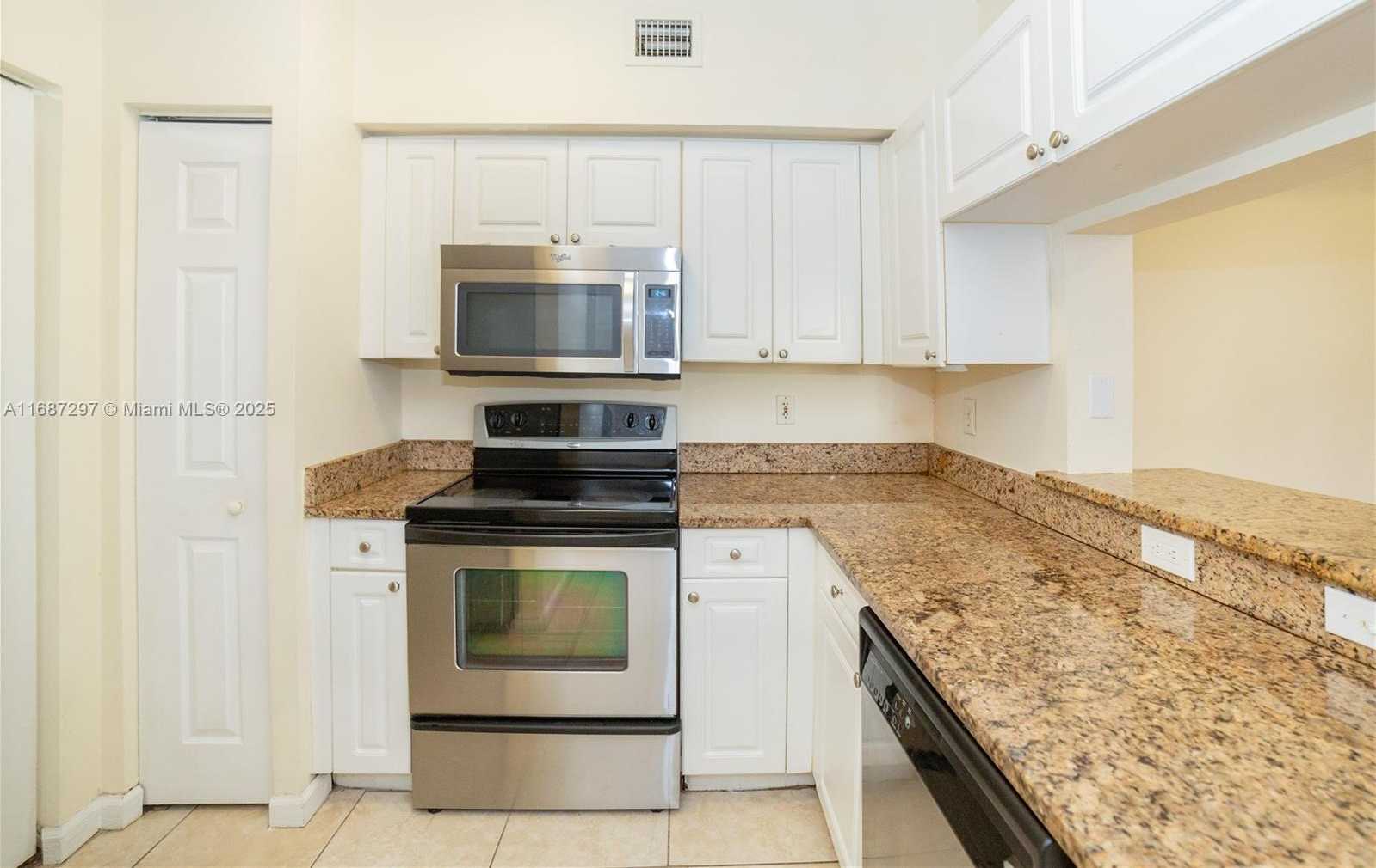 Small Image of 17150 NORTH BAY RD #2110, Sunny Isles Beach Number 4