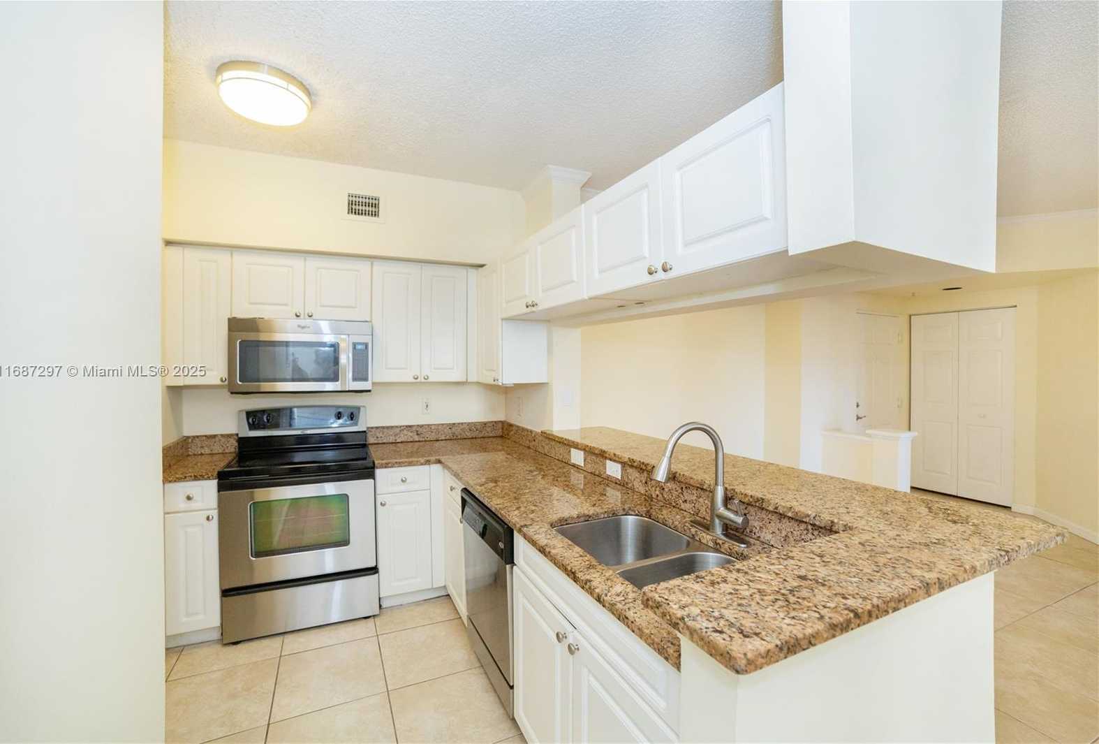 Small Image of 17150 NORTH BAY RD #2110, Sunny Isles Beach Number 5