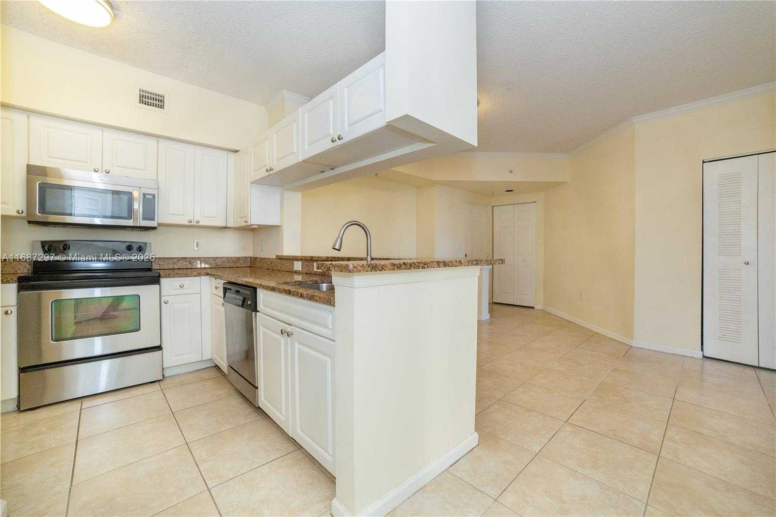 Small Image of 17150 NORTH BAY RD #2110, Sunny Isles Beach Number 8
