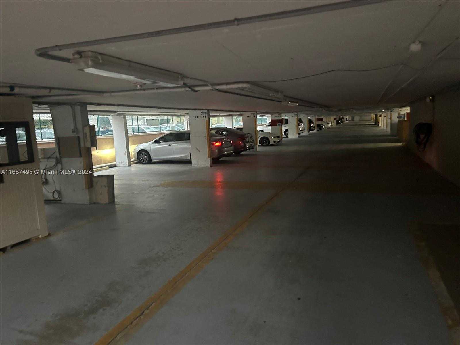 Small Image of 1920 SOUTH OCEAN DR #3A, Hallandale Beach Number 4