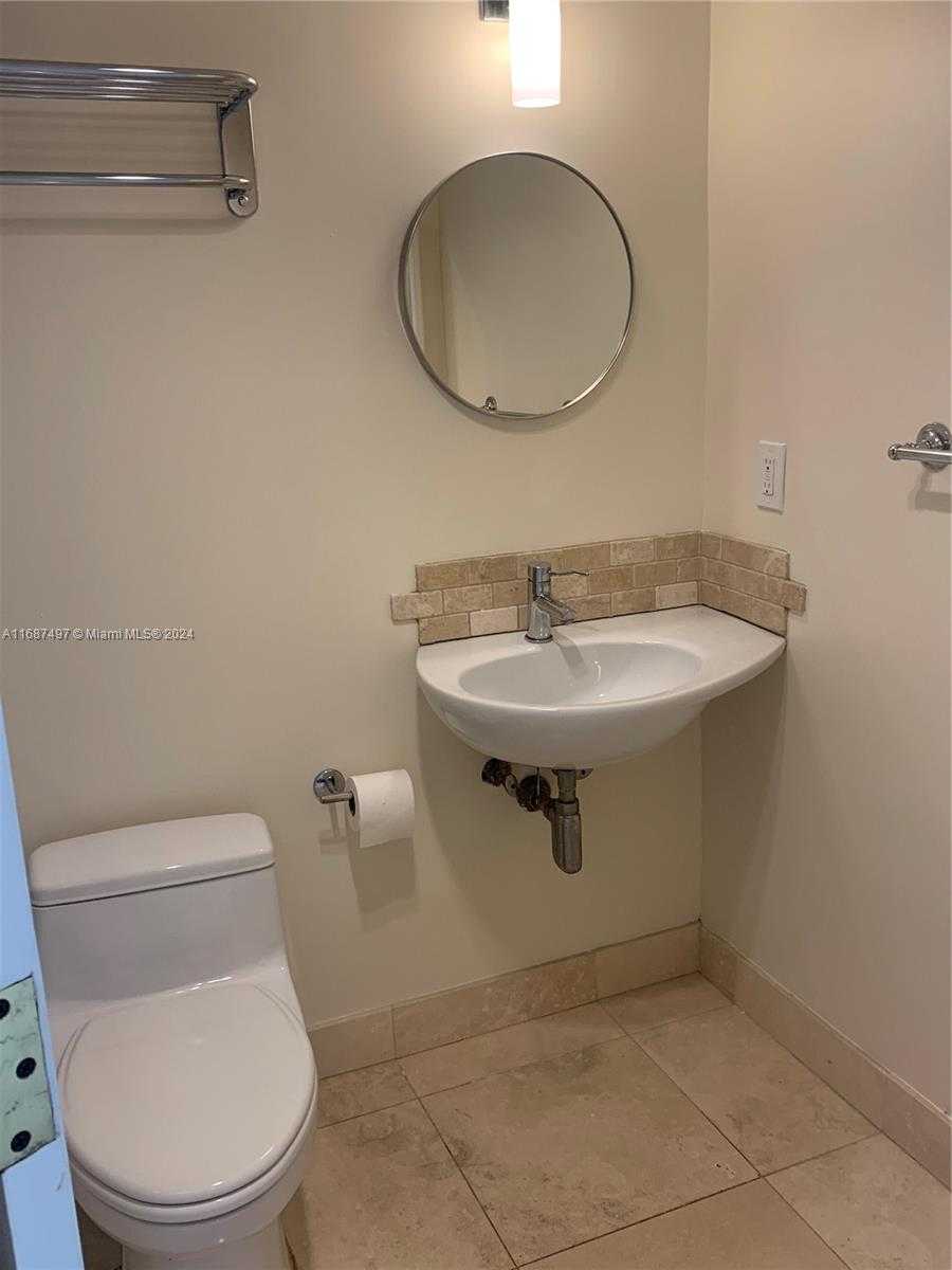 Small Image of 177 OCEAN LANE DR #512, Key Biscayne Number 10