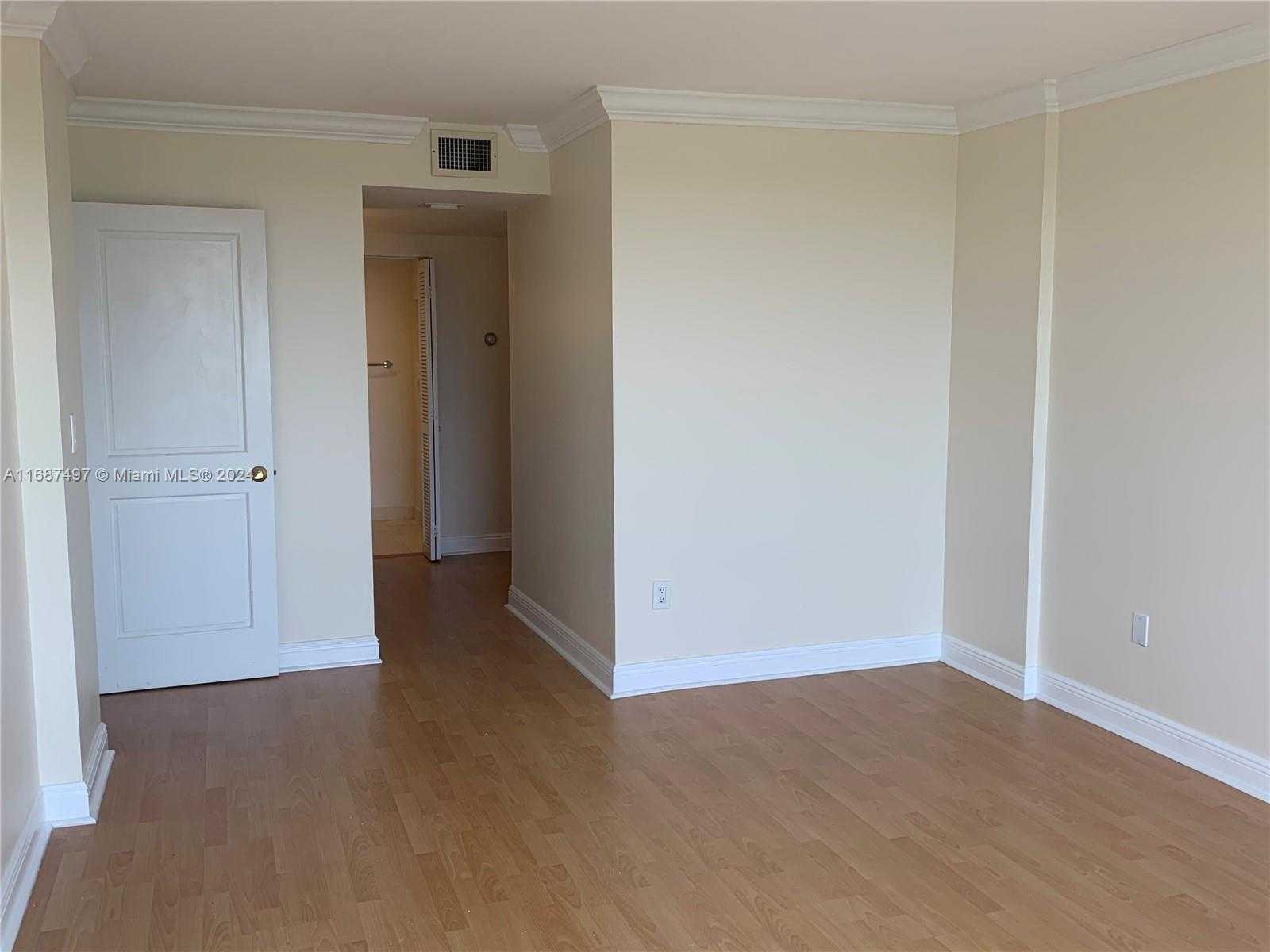 Small Image of 177 OCEAN LANE DR #512, Key Biscayne Number 13