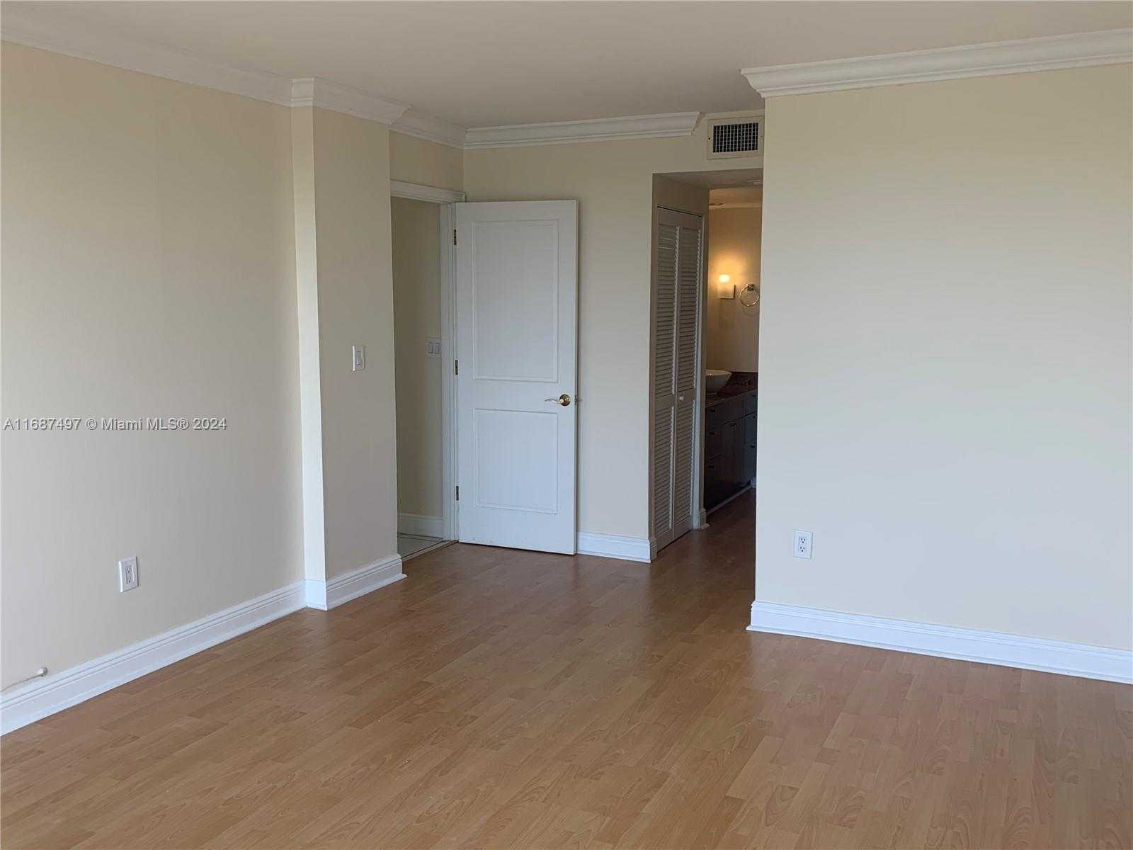 Small Image of 177 OCEAN LANE DR #512, Key Biscayne Number 14