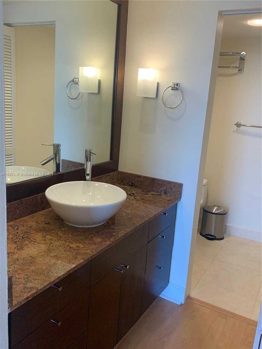 Small Image of 177 OCEAN LANE DR #512, Key Biscayne Number 15