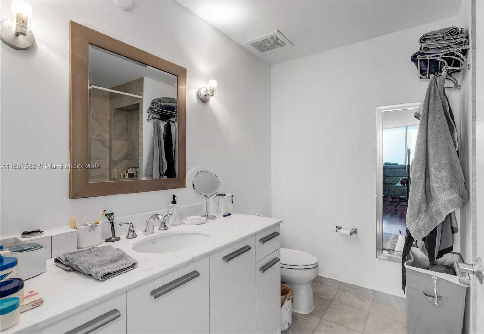 Small Image of 1060 BRICKELL AVE #409, Miami Number 10