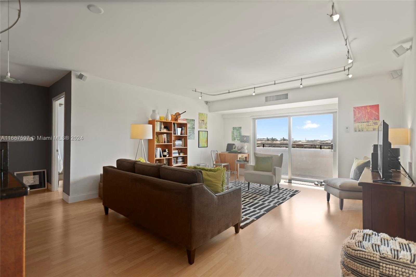 Small Image of 1625 SOUTH EAST 10TH AVE #905, Fort Lauderdale Number 6