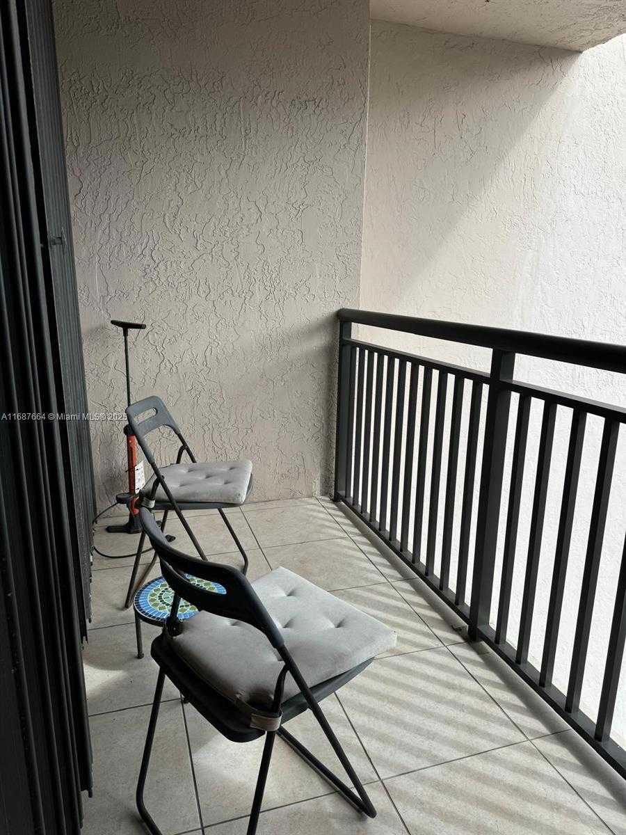 Small Image of 540 BRICKELL KEY DR #1801, Miami Number 12