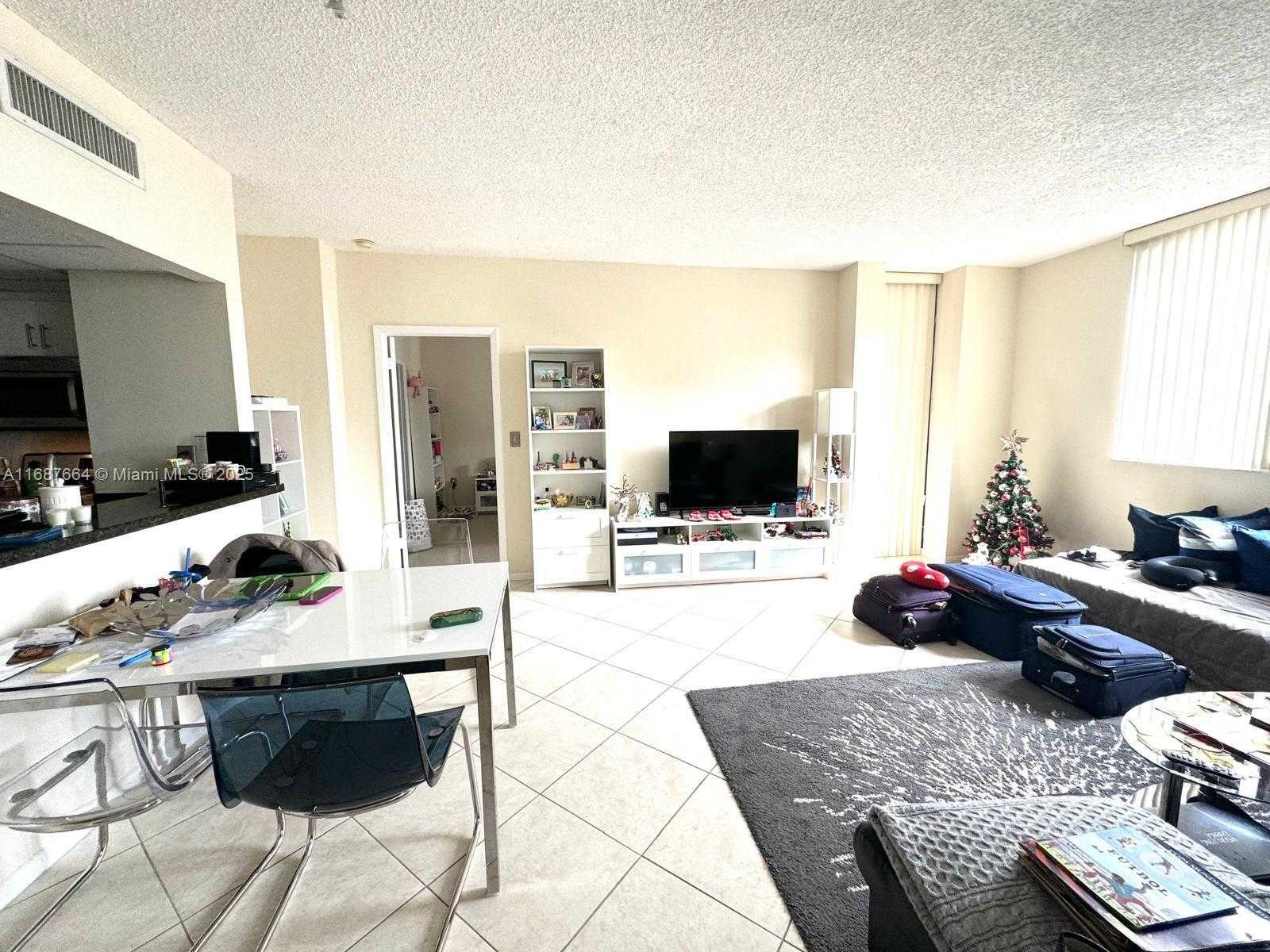 Small Image of 540 BRICKELL KEY DR #1801, Miami Number 4