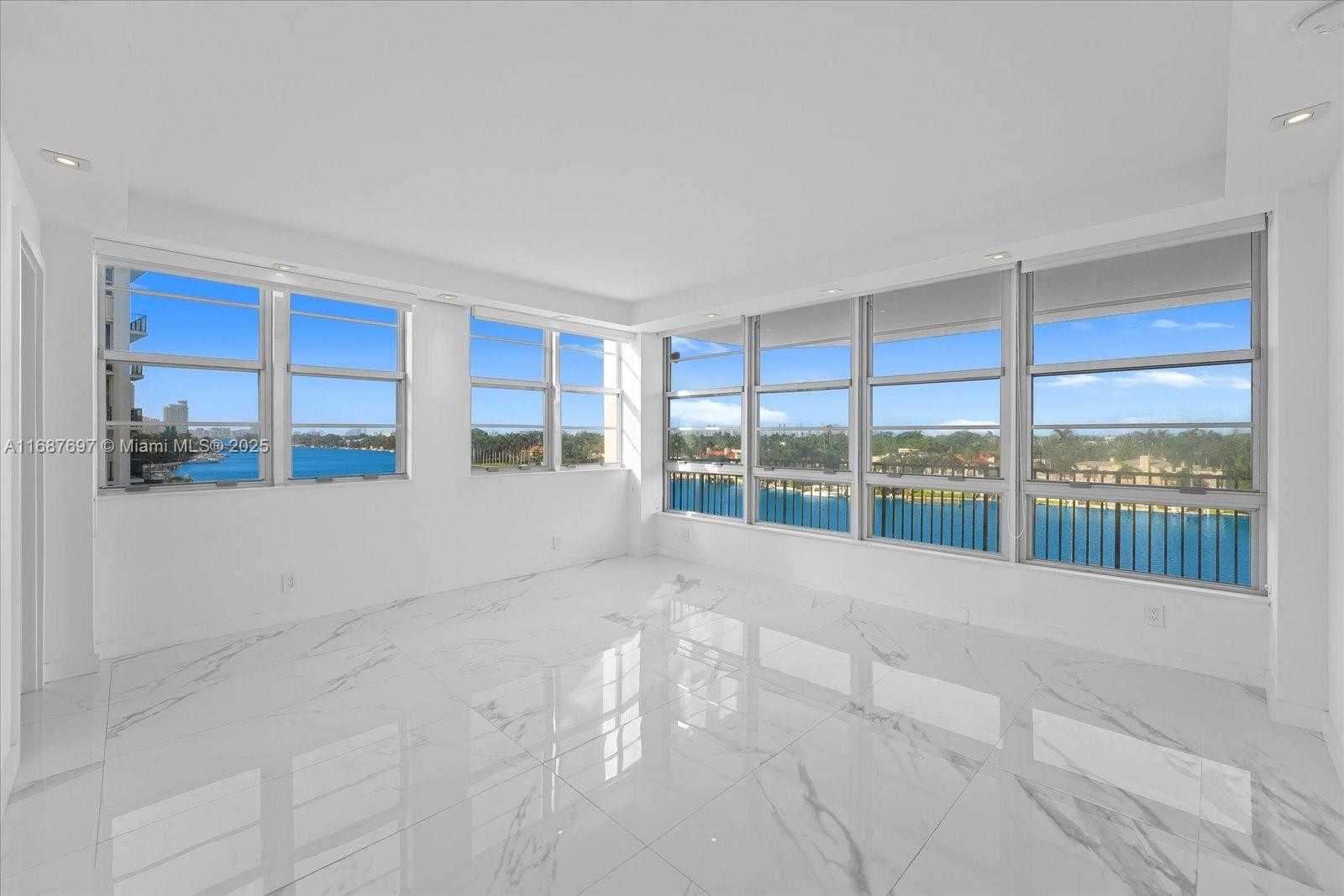 Small Image of 5660 EAST COLLINS AVE #5E, Miami Beach Number 10