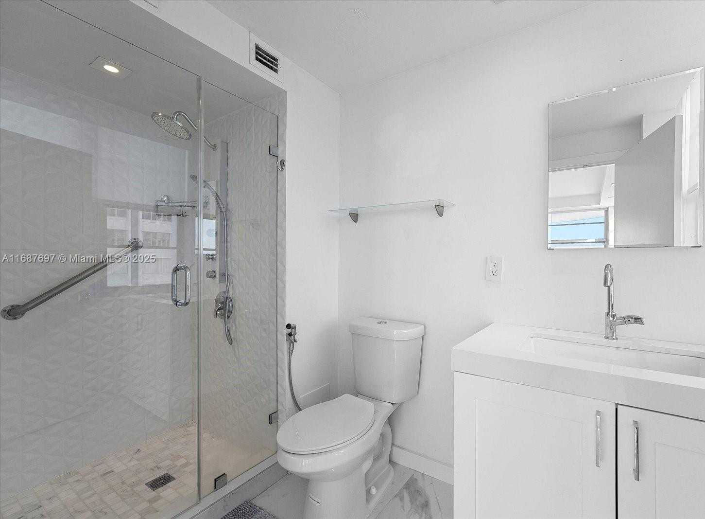 Small Image of 5660 EAST COLLINS AVE #5E, Miami Beach Number 15