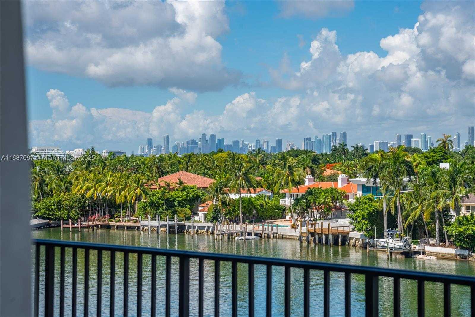 Small Image of 5660 EAST COLLINS AVE #5E, Miami Beach Number 19
