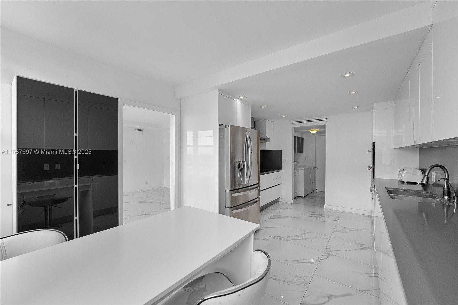 Small Image of 5660 EAST COLLINS AVE #5E, Miami Beach Number 9