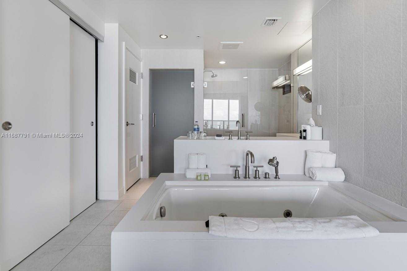 Small Image of 3101 BAYSHORE DR #803, Fort Lauderdale Number 11