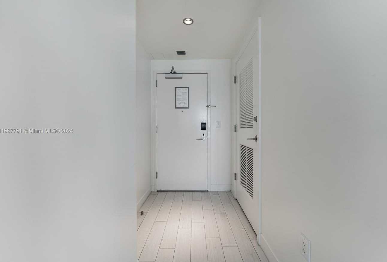 Small Image of 3101 BAYSHORE DR #803, Fort Lauderdale Number 9