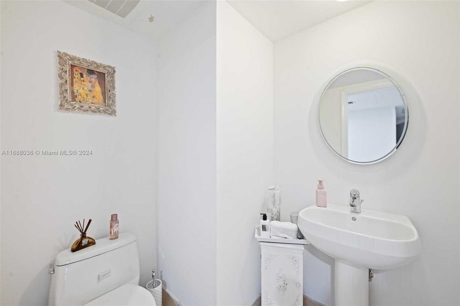 Small Image of 1800 SOUTH OCEAN DR #2301, Hallandale Beach Number 15
