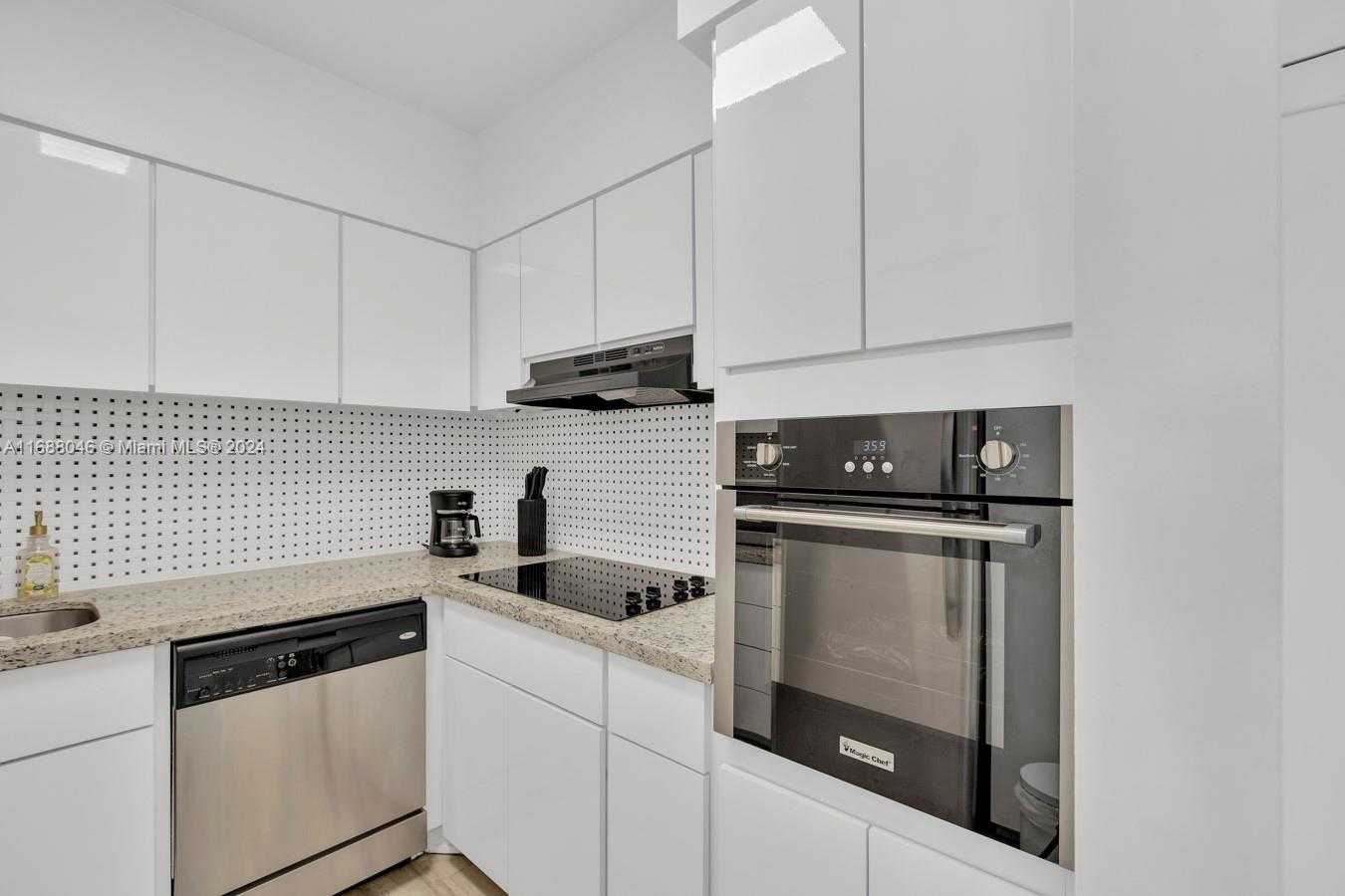 Small Image of 7441 WAYNE AVE #2K, Miami Beach Number 11