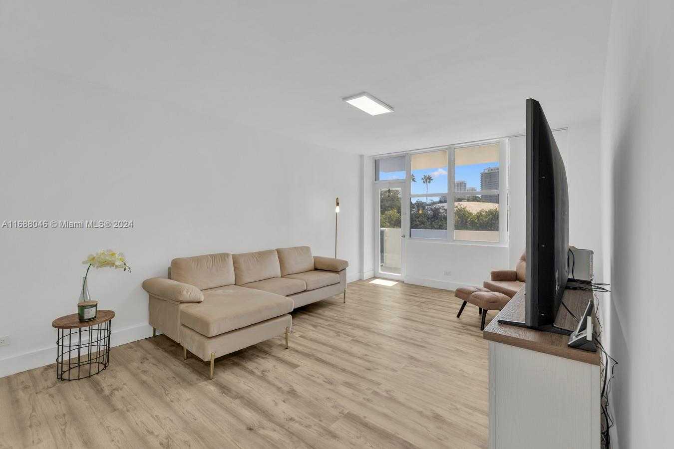 Small Image of 7441 WAYNE AVE #2K, Miami Beach Number 14