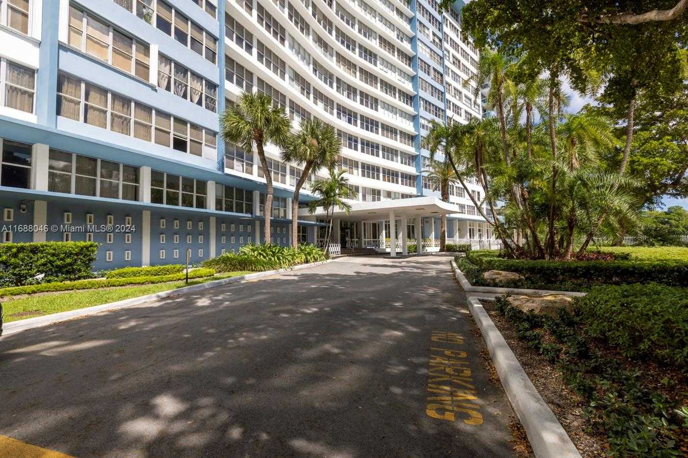 Small Image of 7441 WAYNE AVE #2K, Miami Beach Number 2