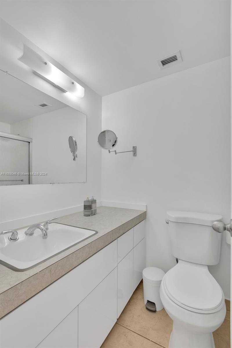 Small Image of 7441 WAYNE AVE #2K, Miami Beach Number 23