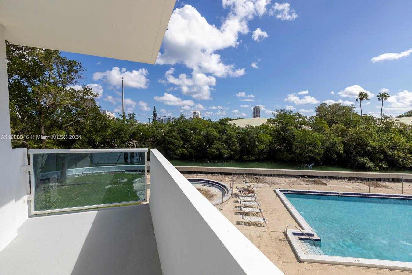 Small Image of 7441 WAYNE AVE #2K, Miami Beach Number 26